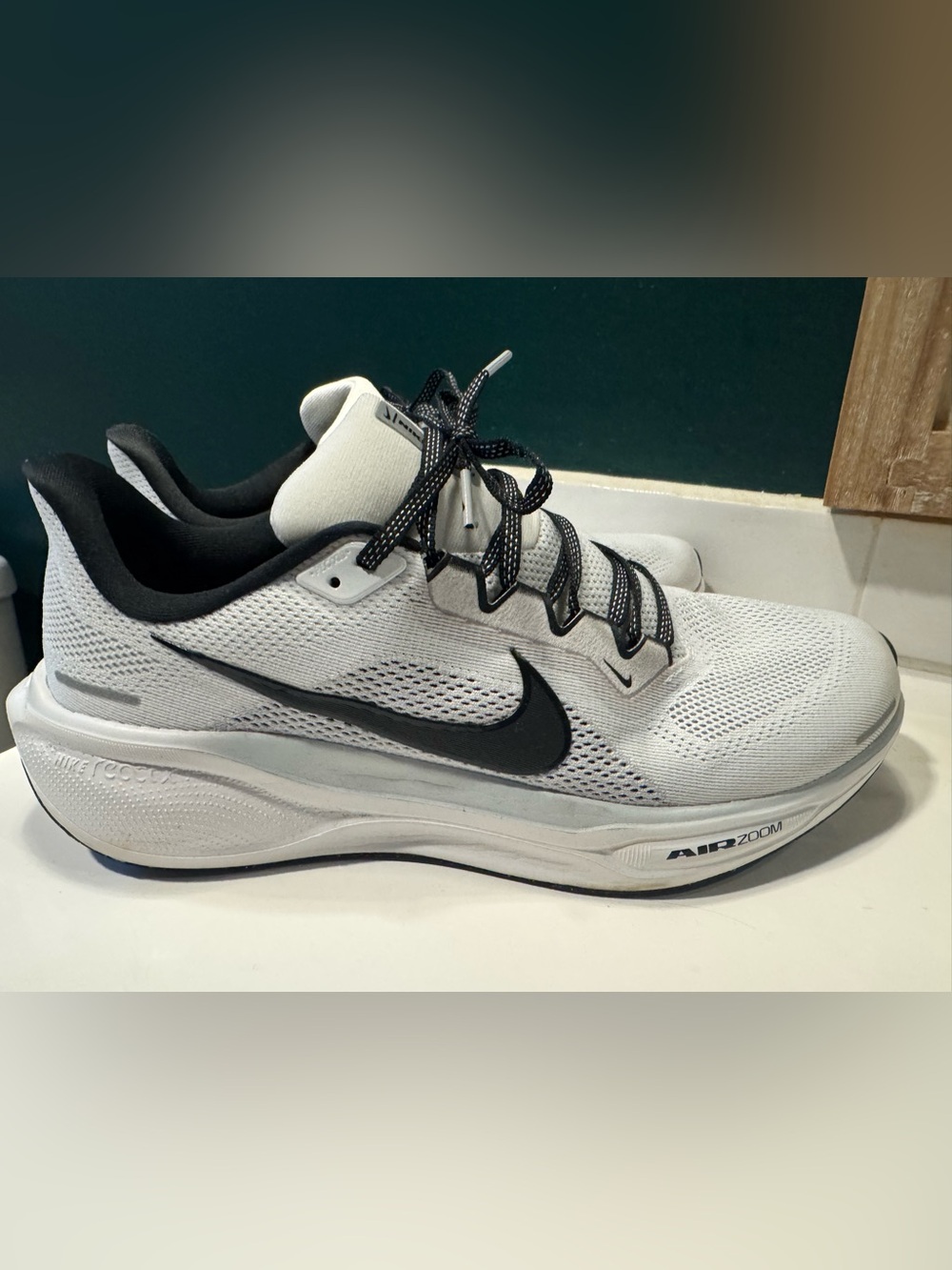 Nike Pegasus 41 Men’s White/Black Air Zoom Size 12